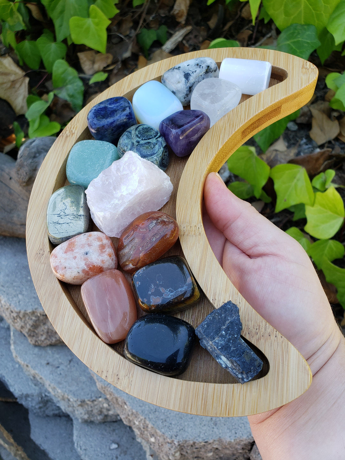 Crystal Tumble Set with Bamboo Moon Tray - 16 Healing Crystals Gemstones Inside Crystal Storage Wooden Moon Tray (8.5" x 6" x 0.50") Display