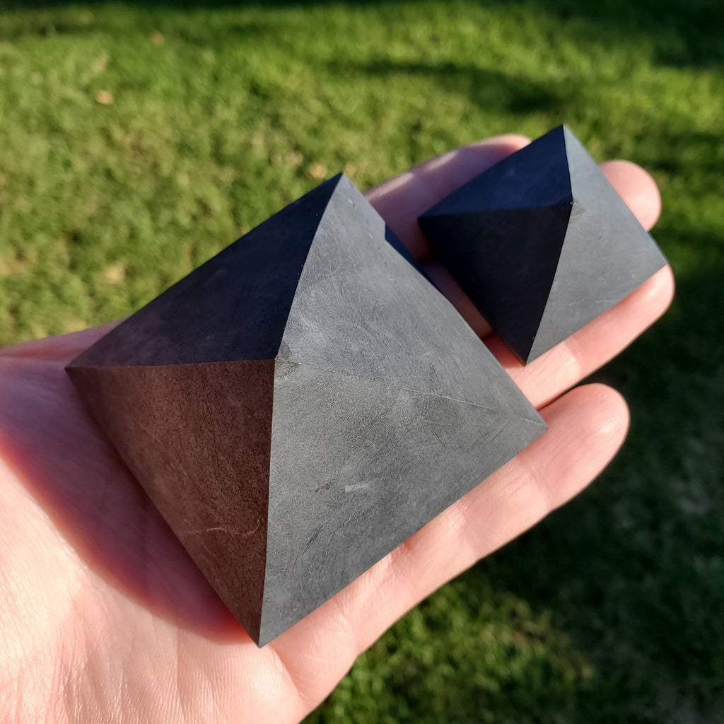 Shungite Pyramid - EMF Protection, De-Stress, Improves Sleep, Grounding - Pyramid Crystal Stone Healing Gemstones