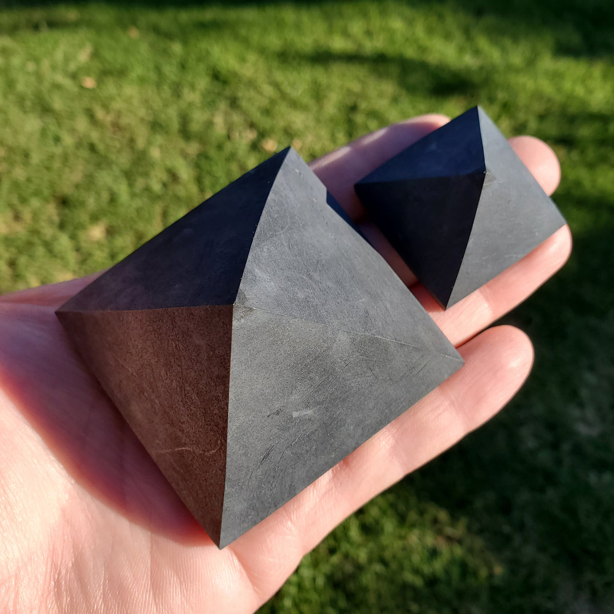 Shungite Pyramid - EMF Protection, De-Stress, Improves Sleep, Grounding - Pyramid Crystal Stone Healing Gemstones
