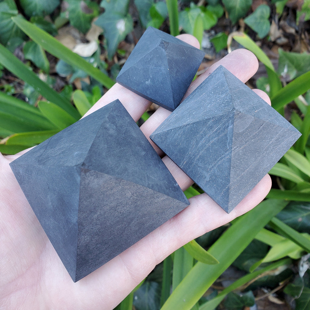 Shungite Pyramid - EMF Protection, De-Stress, Improves Sleep, Grounding - Pyramid Crystal Stone Healing Gemstones