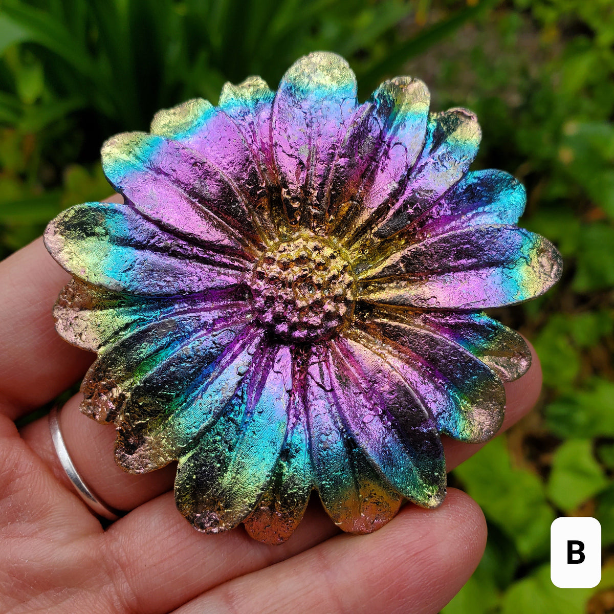 Bismuth Daisy Flower - Togetherness, Helps Bond Relationships, Strengthens Visualizations - Carved Flower Healing Gemstone