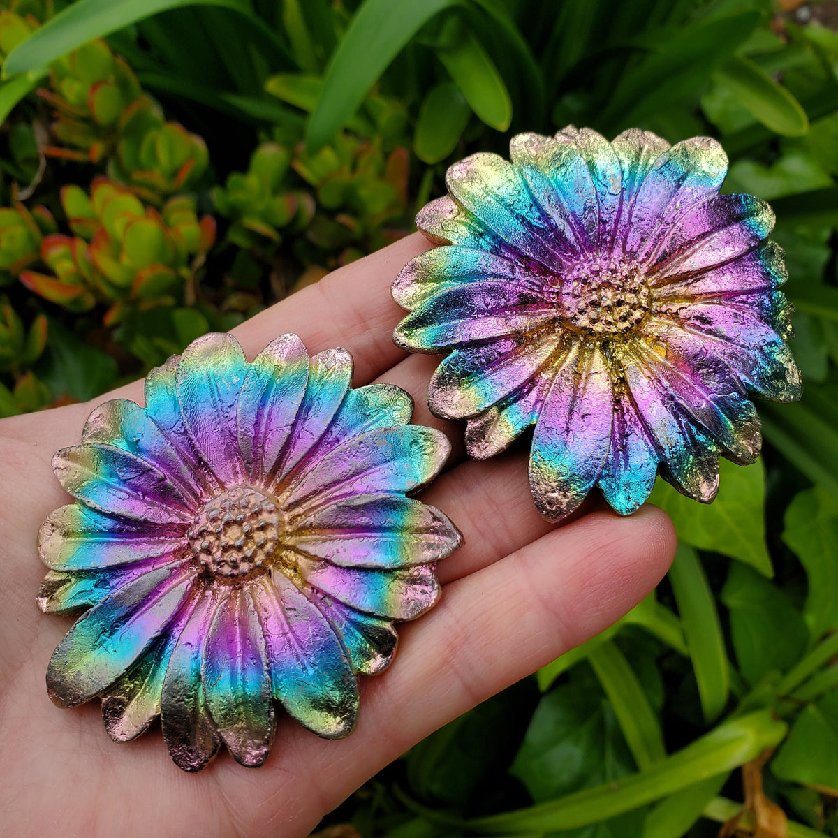 Bismuth Daisy Flower - Togetherness, Helps Bond Relationships, Strengthens Visualizations - Carved Flower Healing Gemstone