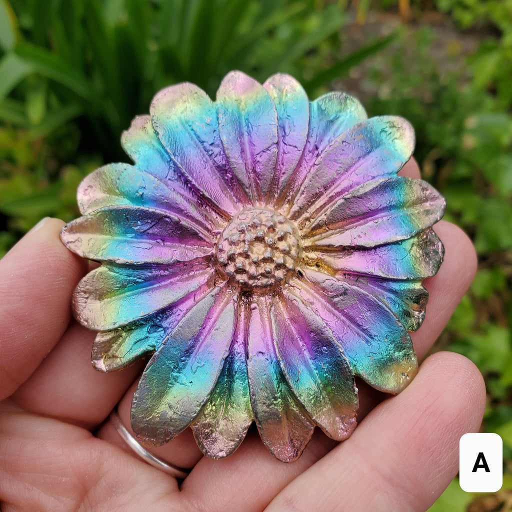 Bismuth Daisy Flower - Togetherness, Helps Bond Relationships, Strengthens Visualizations - Carved Flower Healing Gemstone