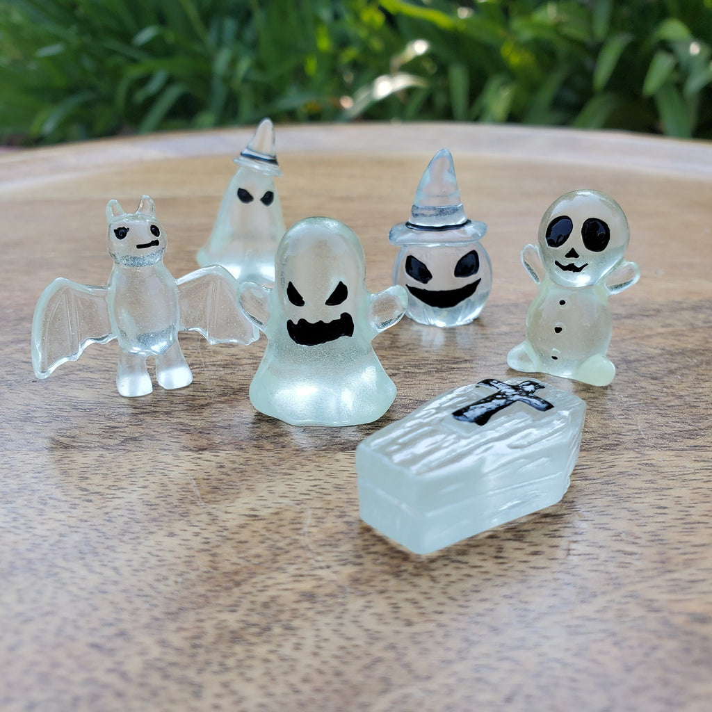 Small Glow in The Dark Halloween Set of 6 - Luminous Spooky Figurines that Glows with UV Light, Flashlight or Sun - Halloween Decor & Gifts