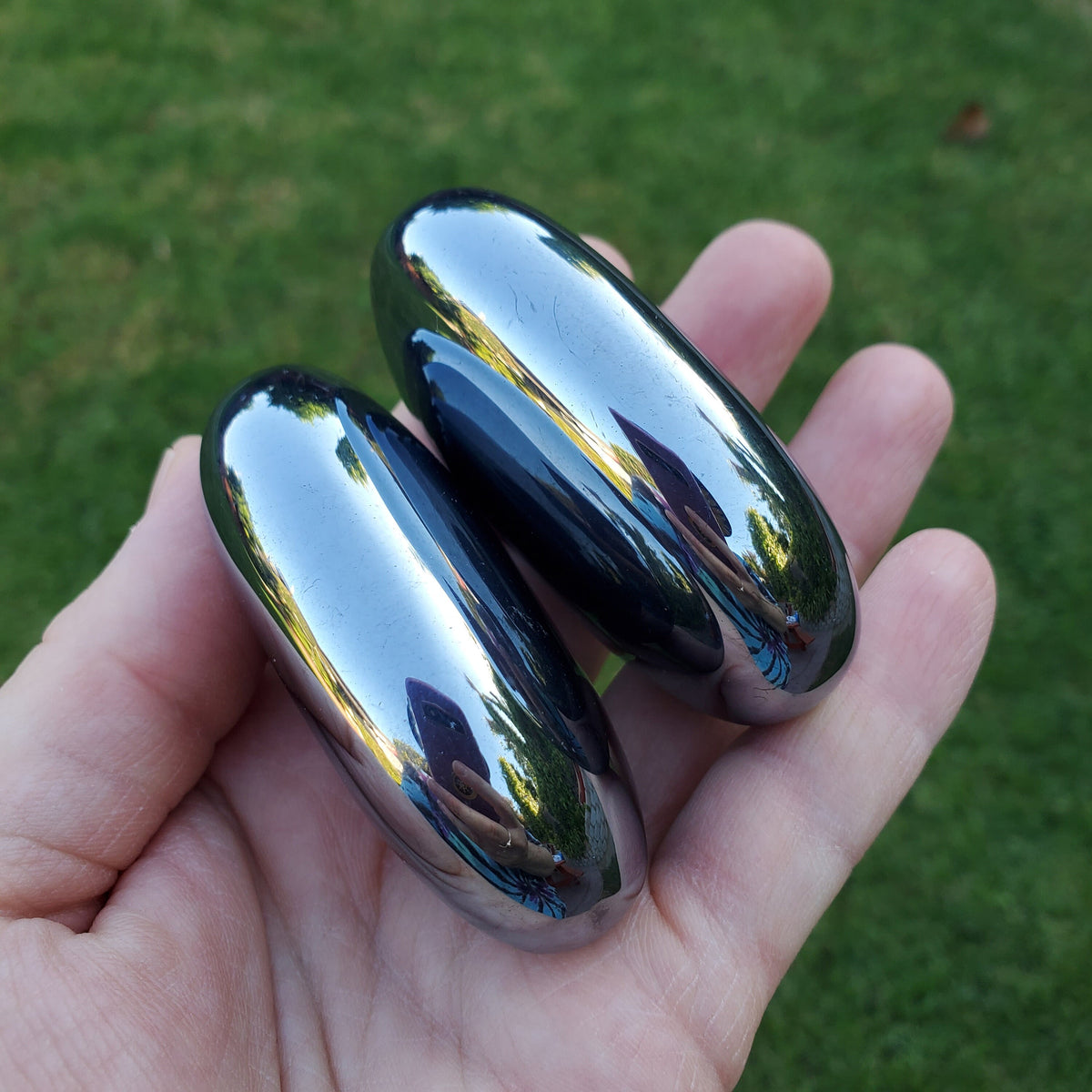 Terahertz Palmstone - Creativity, Helps Clear Your Mind, Energizes Inner Body, Promotes Bloodflow - Silver Crystal Palm Healing Gemstones