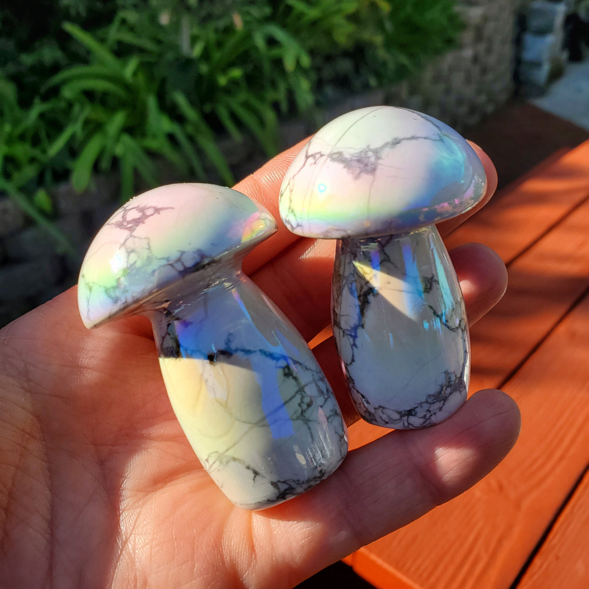 Aura Howlite Mushroom - Calm, Confidence, Emotional Healing - Howlite Crystal Mushroom Carving Healing Gemstones