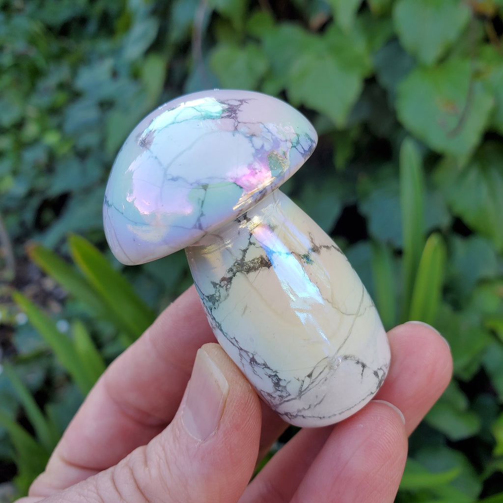 Aura Howlite Mushroom - Calm, Confidence, Emotional Healing - Howlite Crystal Mushroom Carving Healing Gemstones
