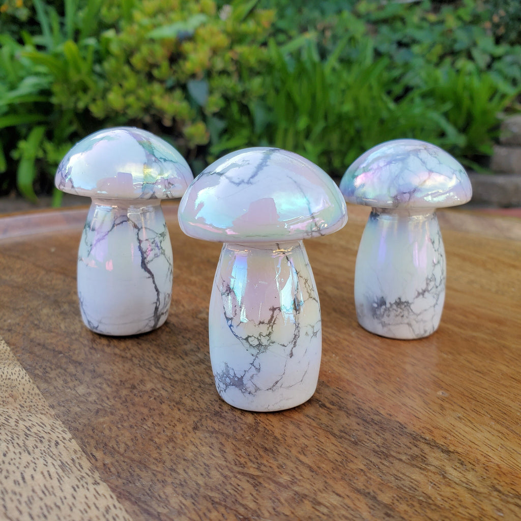 Aura Howlite Mushroom - Calm, Confidence, Emotional Healing - Howlite Crystal Mushroom Carving Healing Gemstones