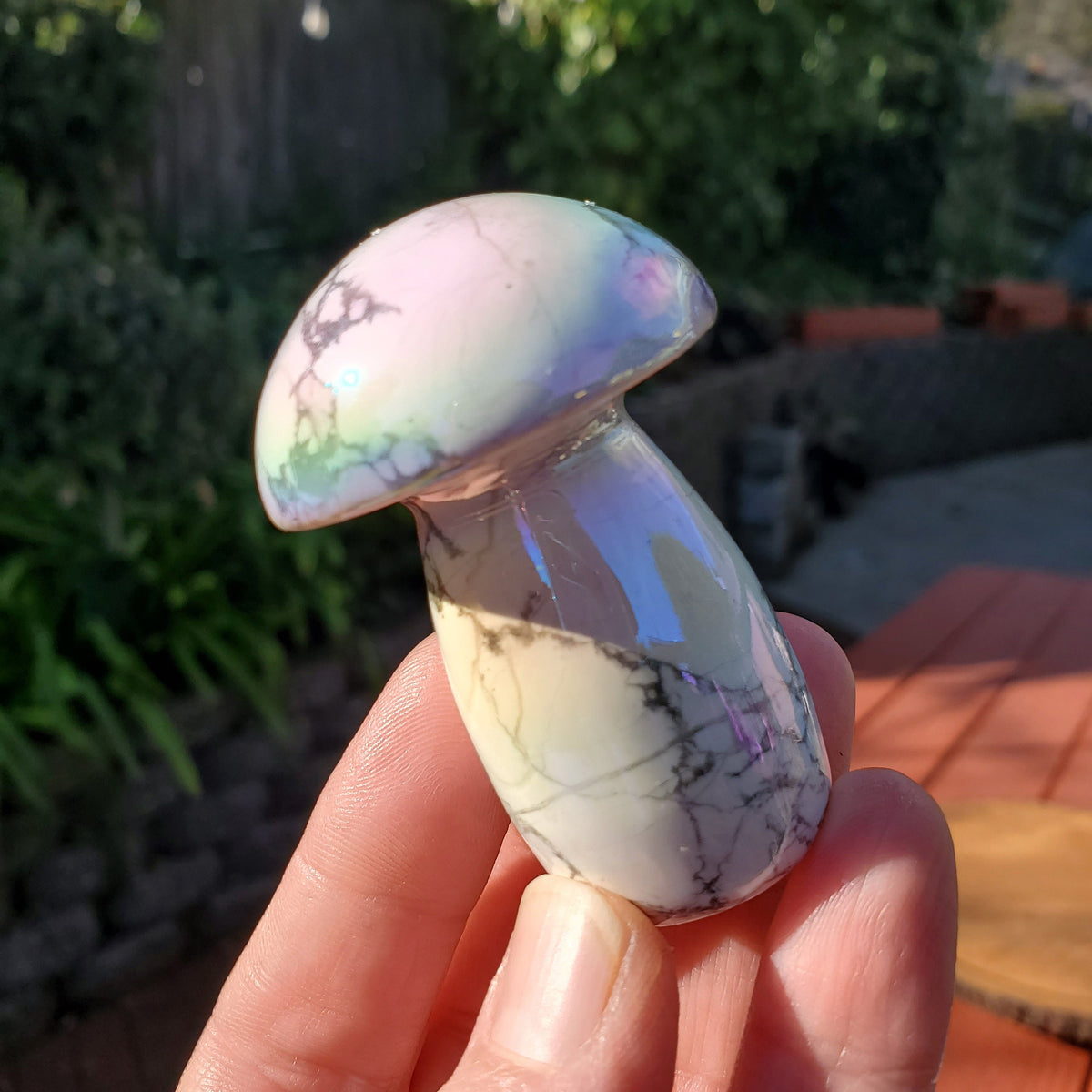 Aura Howlite Mushroom - Calm, Confidence, Emotional Healing - Howlite Crystal Mushroom Carving Healing Gemstones