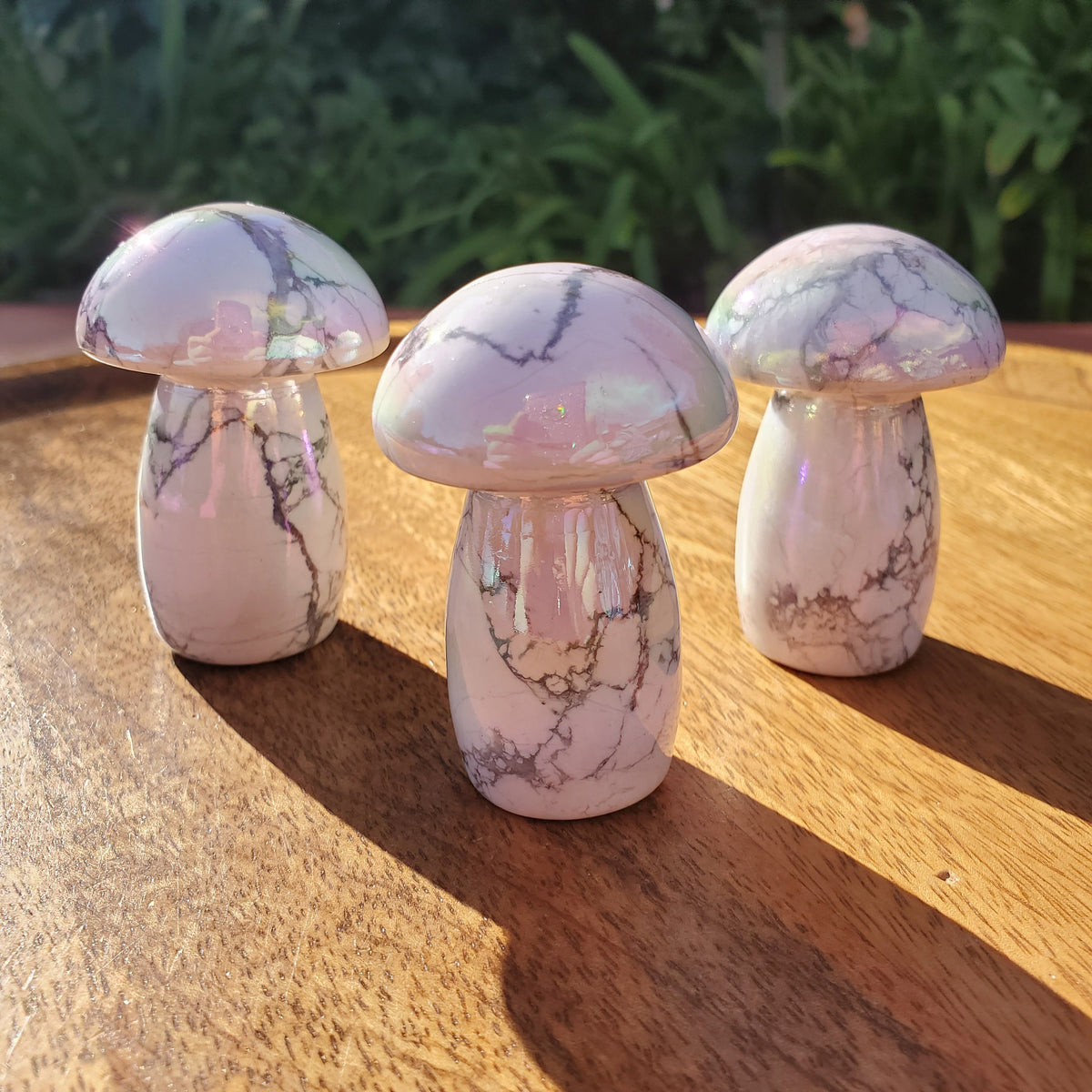 Aura Howlite Mushroom - Calm, Confidence, Emotional Healing - Howlite Crystal Mushroom Carving Healing Gemstones