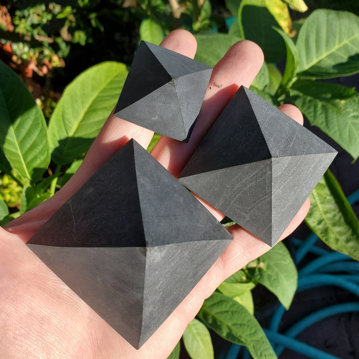 Shungite Pyramid - EMF Protection, De-Stress, Improves Sleep, Grounding - Pyramid Crystal Stone Healing Gemstones