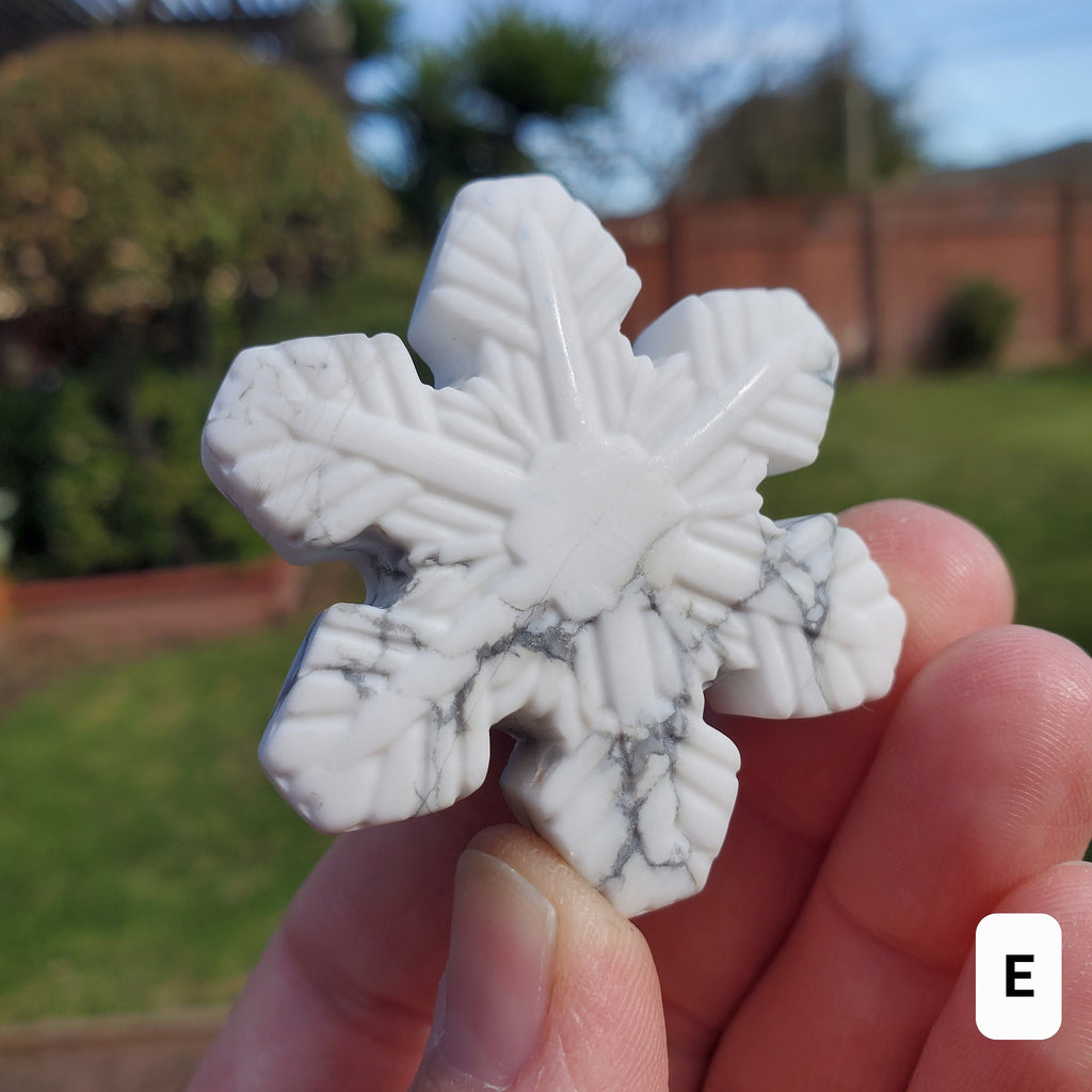 Small Howlite Snowflake - Calm, Confidence, Emotional Healing - Howlite Crystal Snowflake Healing Crystals Gemstones