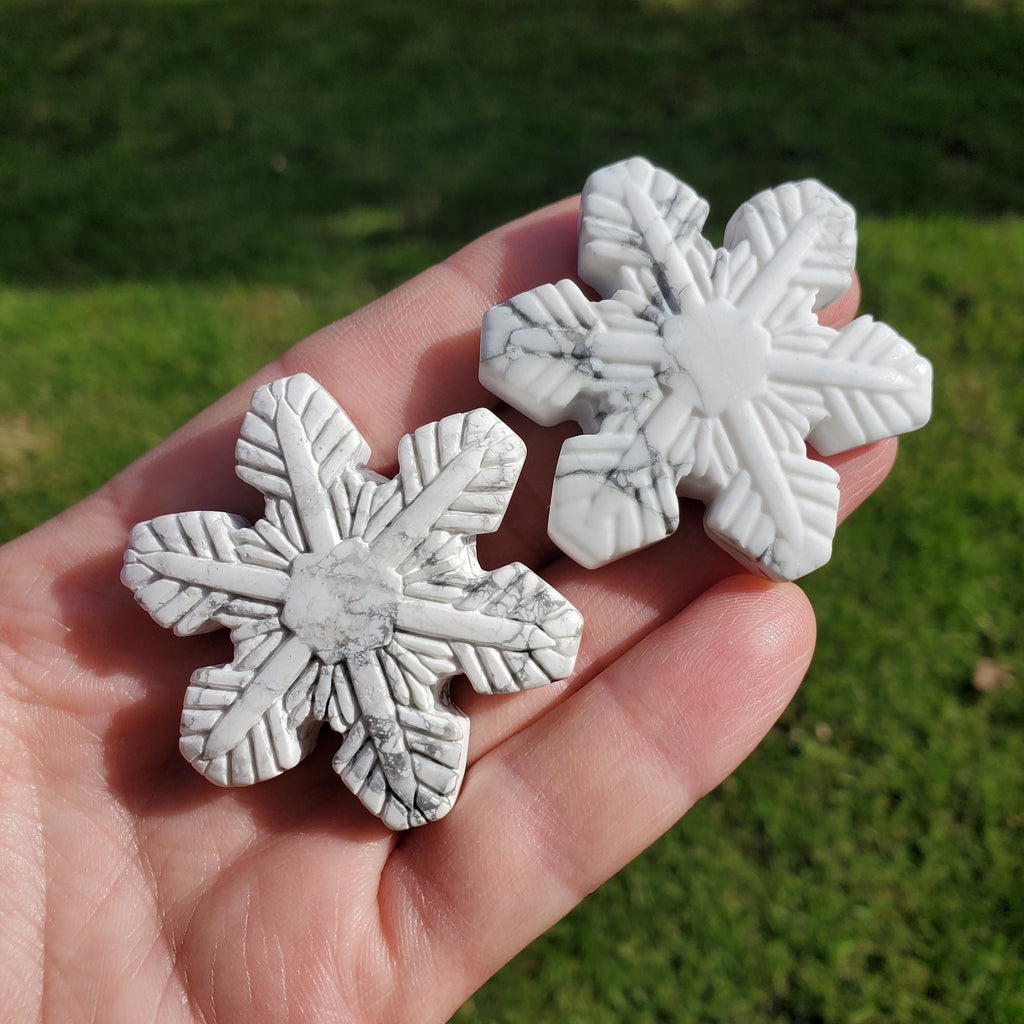 Small Howlite Snowflake - Calm, Confidence, Emotional Healing - Howlite Crystal Snowflake Healing Crystals Gemstones