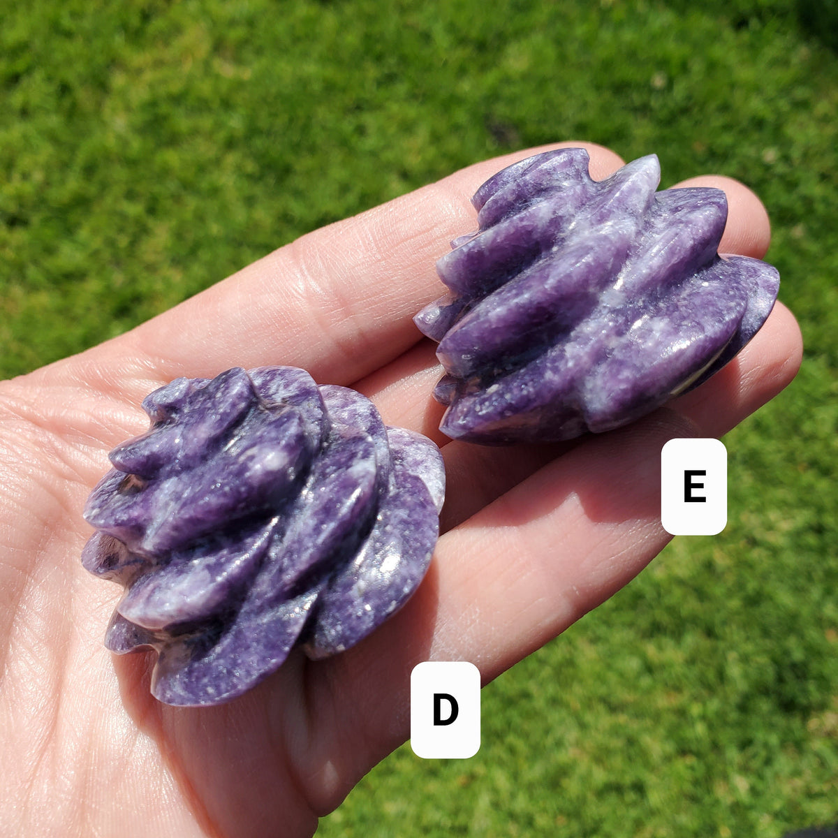 Cute Lepidolite Flower Flame - Helps You Through Change, Anti-Anxiety, Calming, Relaxing - Purple Crystal Flower Healing Stone