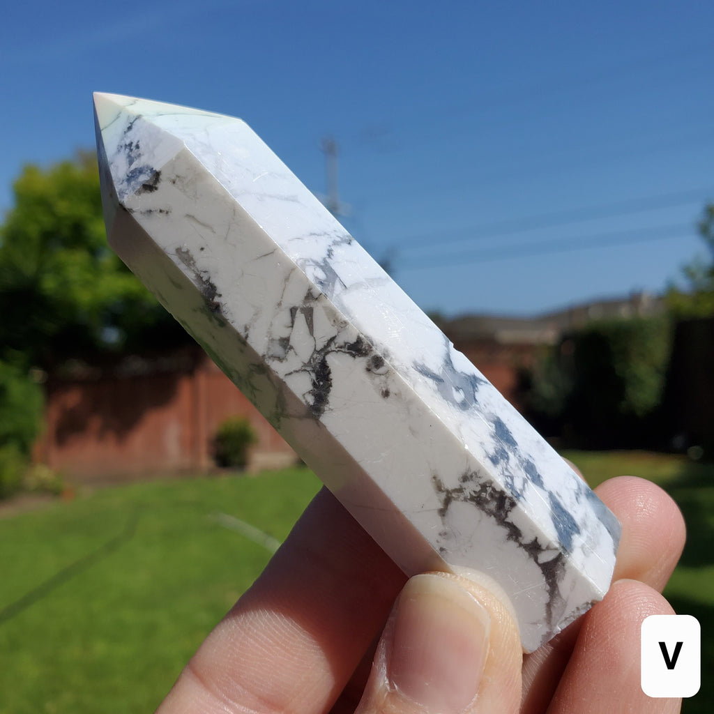 Aura Howlite Tower - Calm, Confidence, Emotional Healing, Strength - Howlite Crystal Point Healing Gemstones