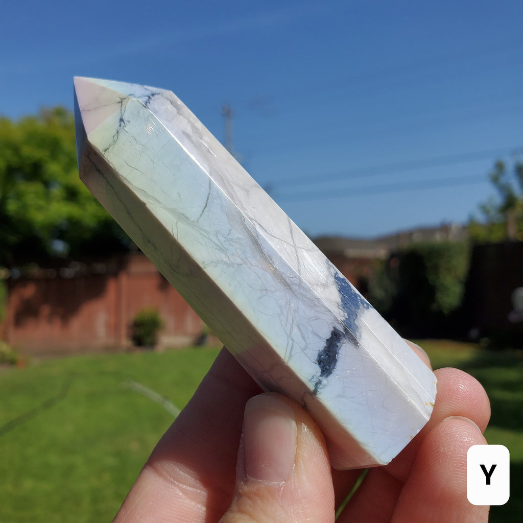 Aura Howlite Tower - Calm, Confidence, Emotional Healing, Strength - Howlite Crystal Point Healing Gemstones