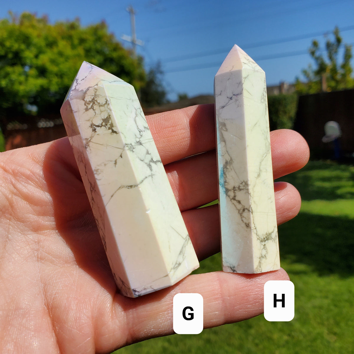 Aura Howlite Tower - Calm, Confidence, Emotional Healing, Strength - Howlite Crystal Point Healing Gemstones