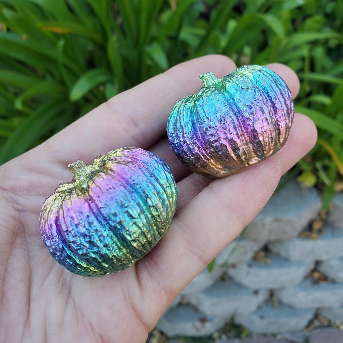 Cute Bismuth Pumpkin - Helps Bond Relationships, Strengthens Visualizations - Pumpkin Carving Healing Gemstones For Halloween Decor