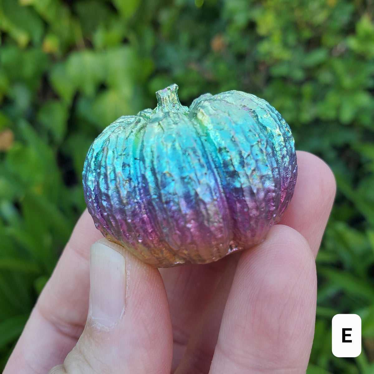 Cute Bismuth Pumpkin - Helps Bond Relationships, Strengthens Visualizations - Pumpkin Carving Healing Gemstones For Halloween Decor