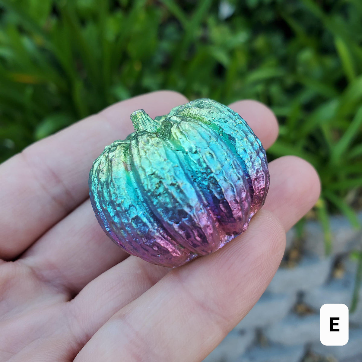 Cute Bismuth Pumpkin - Helps Bond Relationships, Strengthens Visualizations - Pumpkin Carving Healing Gemstones For Halloween Decor