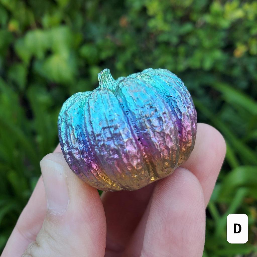 Cute Bismuth Pumpkin - Helps Bond Relationships, Strengthens Visualizations - Pumpkin Carving Healing Gemstones For Halloween Decor