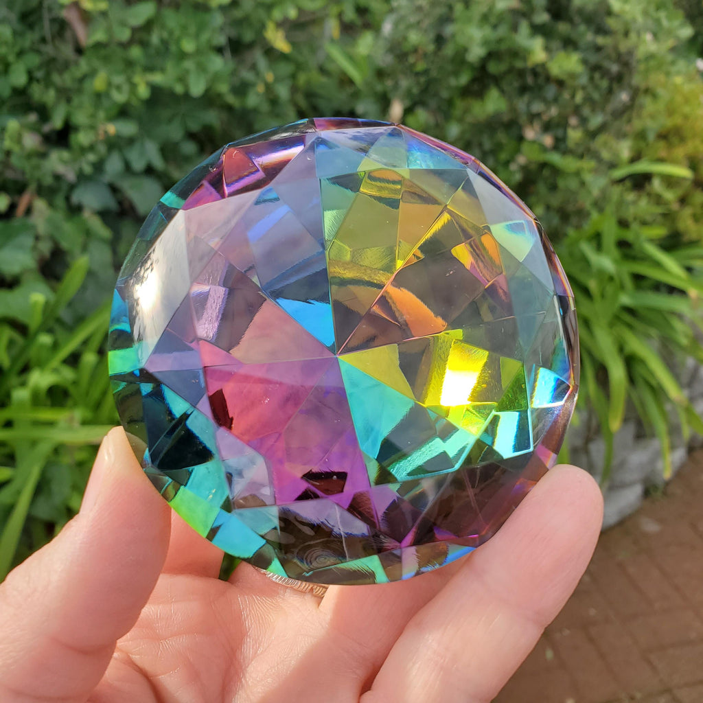 Aura Glass Faceted Diamond - Beautiful Light Reflecting Diamond - Paper Weight, Vanity, Desk, Office, Home Decor, Rainbow Diamond Suncatcher