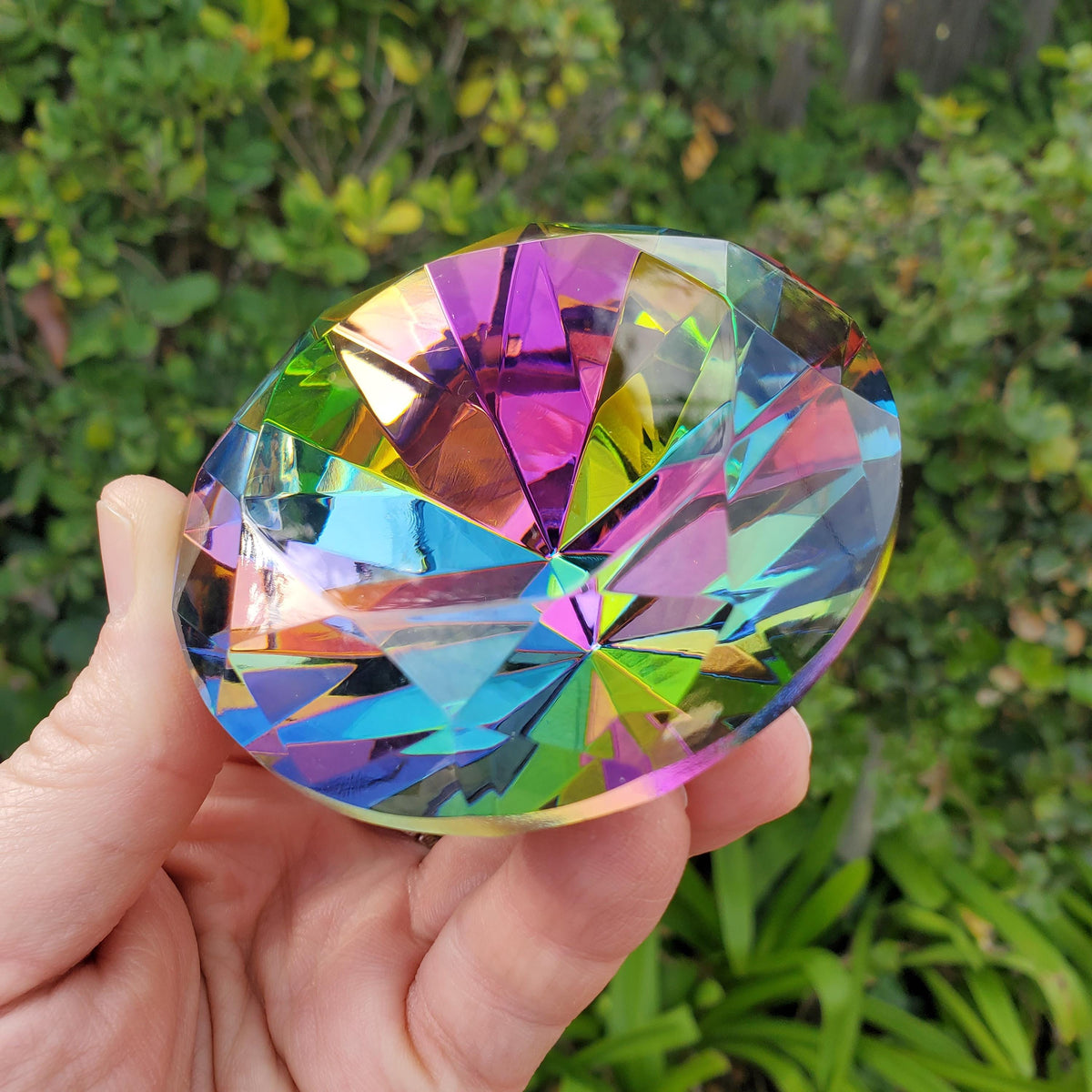 Aura Glass Faceted Diamond - Beautiful Light Reflecting Diamond - Paper Weight, Vanity, Desk, Office, Home Decor, Rainbow Diamond Suncatcher