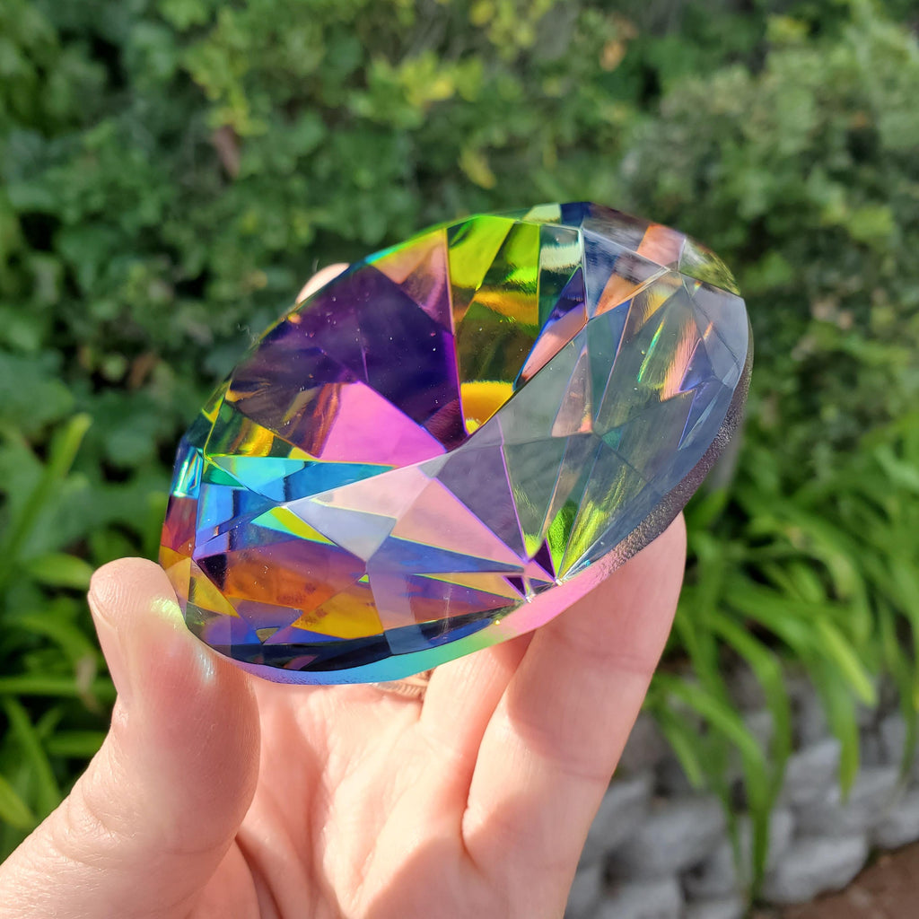 Aura Glass Faceted Diamond - Beautiful Light Reflecting Diamond - Paper Weight, Vanity, Desk, Office, Home Decor, Rainbow Diamond Suncatcher