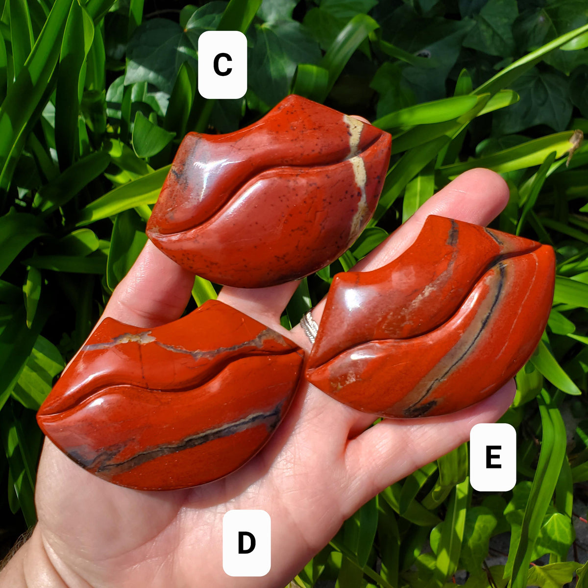 Red Jasper Lips - Cellular Healing, Creativity, Reflection, Patience - Crystal Lips Carving Healing Gemstones