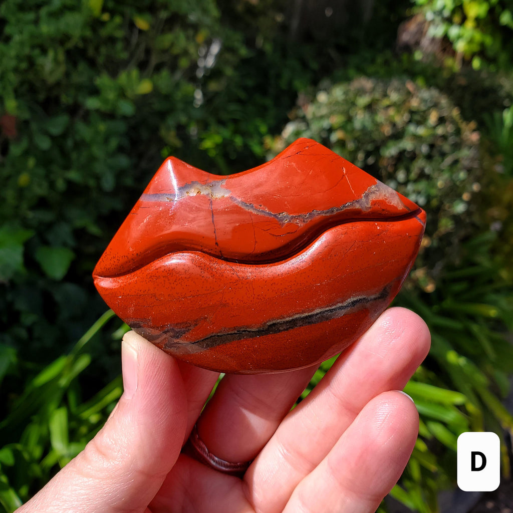 Red Jasper Lips - Cellular Healing, Creativity, Reflection, Patience - Crystal Lips Carving Healing Gemstones