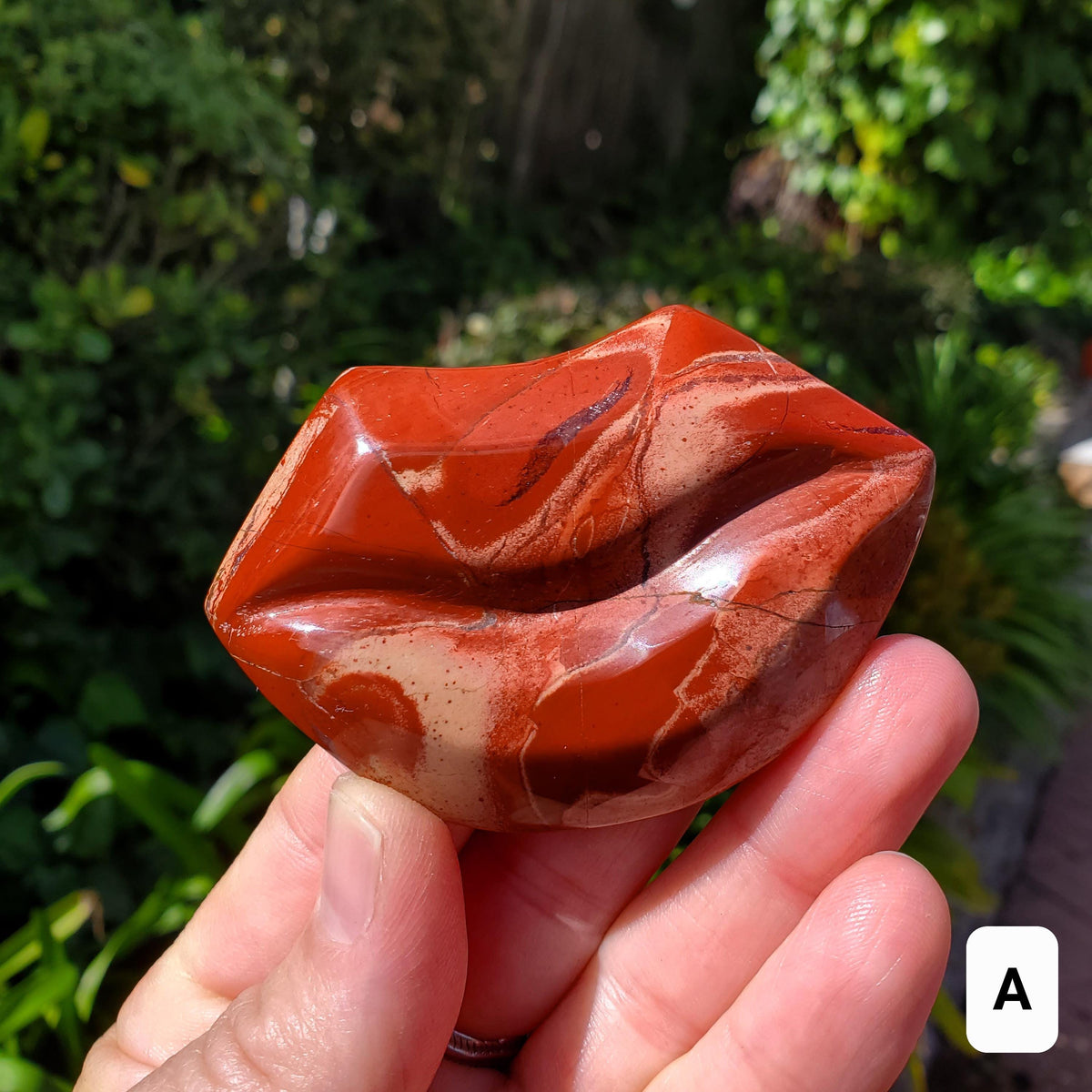 Red Jasper Lips - Cellular Healing, Creativity, Reflection, Patience - Crystal Lips Carving Healing Gemstones