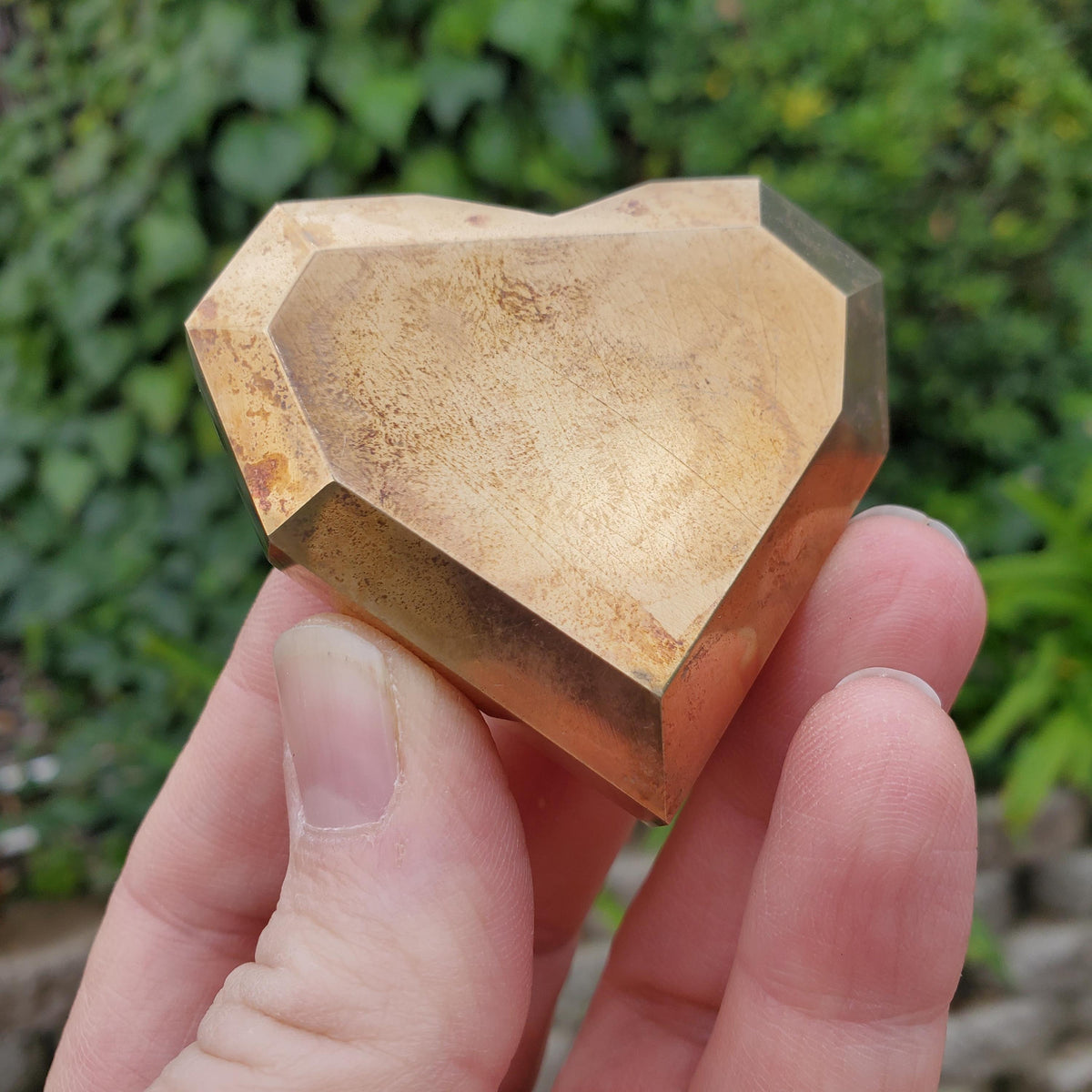 Faceted Brass Heart (made of Copper & Zinc) - Purify, Blocks Negativity, Wealth, Emotional Healing - Gold Heart Healing Gemstone Love Stone