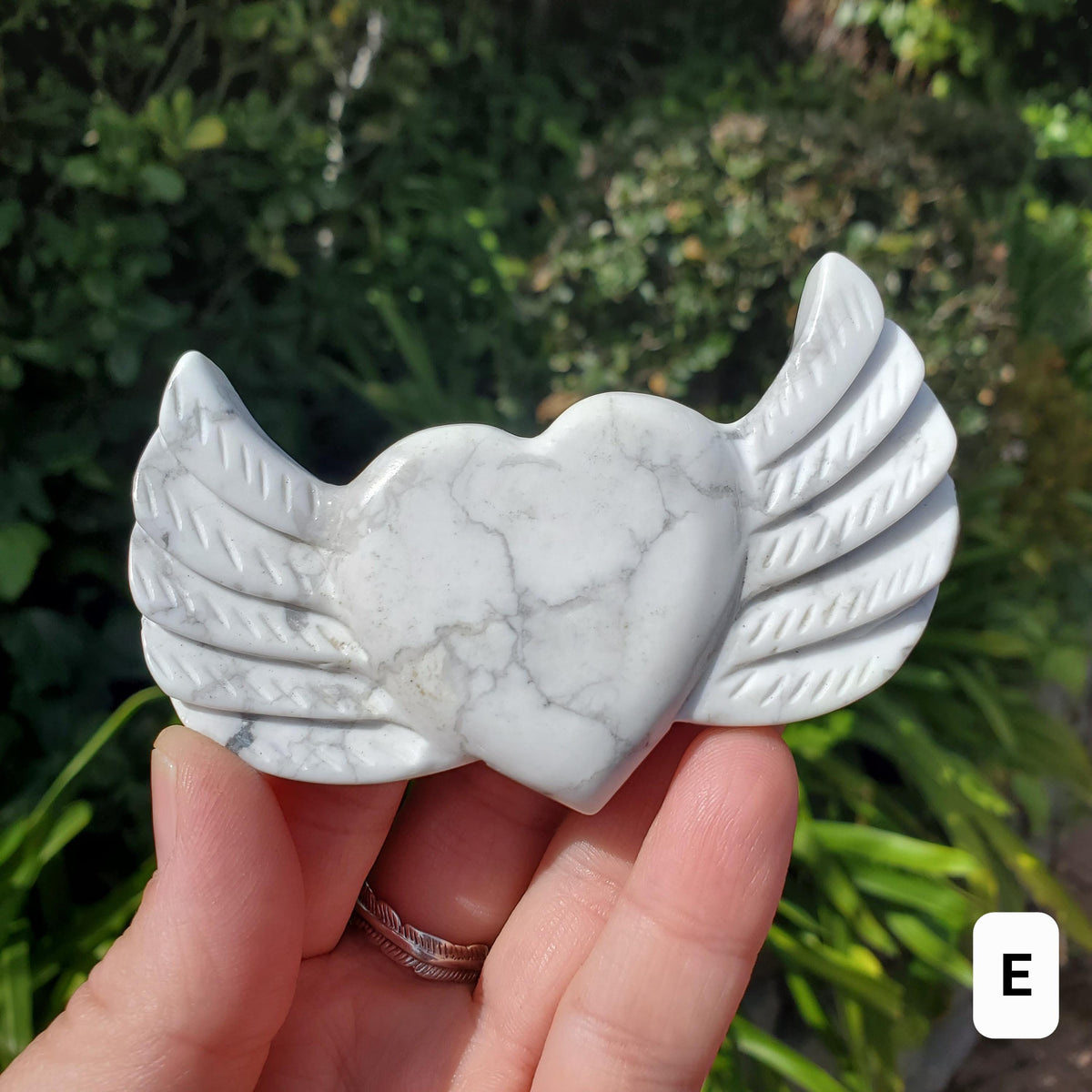 Howlite Heart Wings on Stand - Calm, Confidence, Emotional Healing - Cute Crystal Heart with Wings Carving Healing Crystals Gemstones