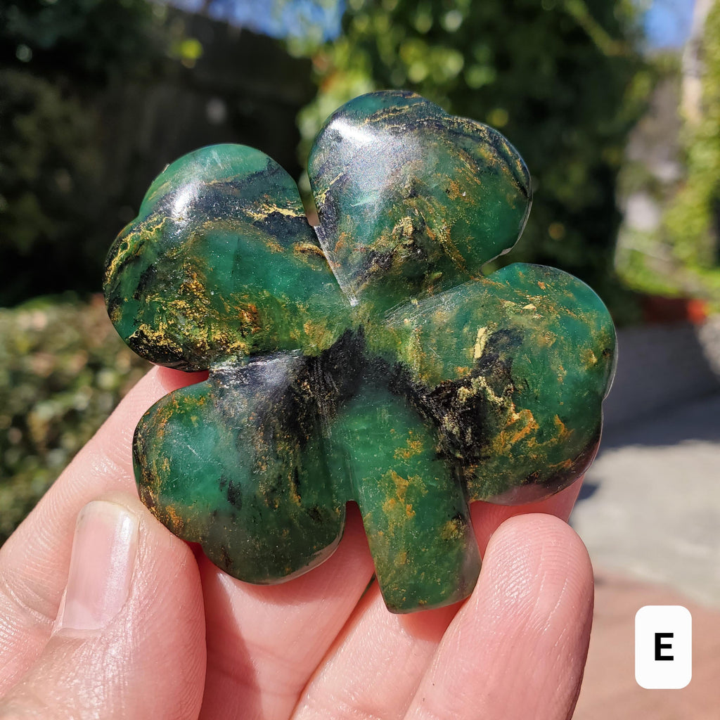 Cute Emerald Clover - Heals Heart Chakra, Compassion, Acceptance, Wisdom, Confidence - Green Emerald Crystal Clover Healing Gemstones