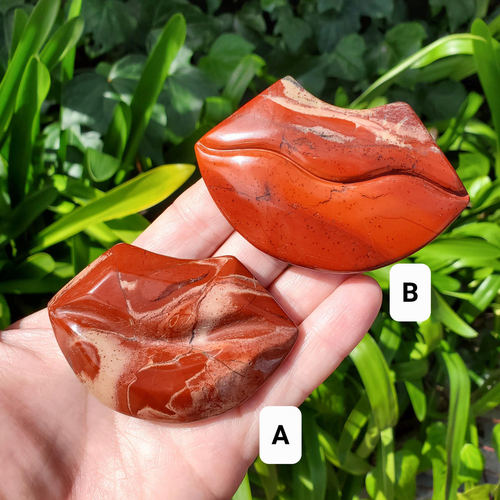 Red Jasper Lips - Cellular Healing, Creativity, Reflection, Patience - Crystal Lips Carving Healing Gemstones