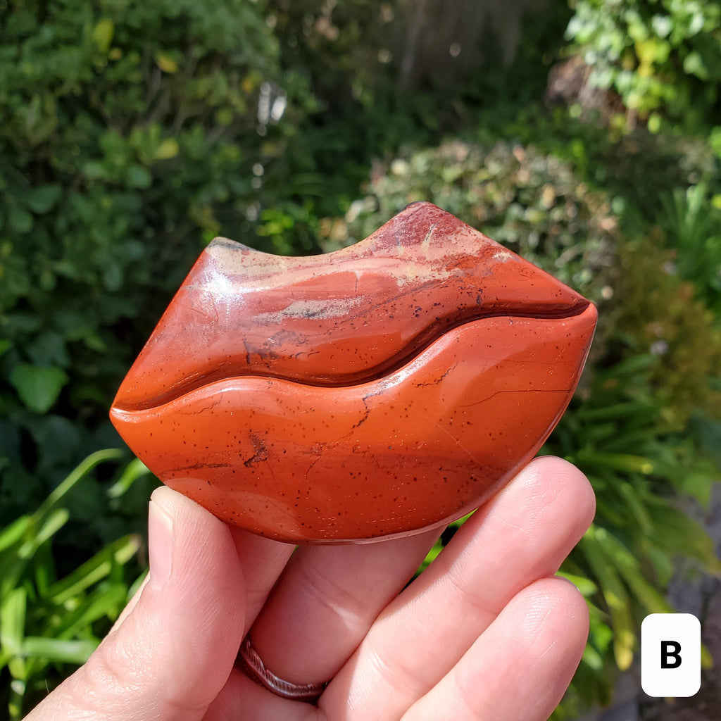 Red Jasper Lips - Cellular Healing, Creativity, Reflection, Patience - Crystal Lips Carving Healing Gemstones