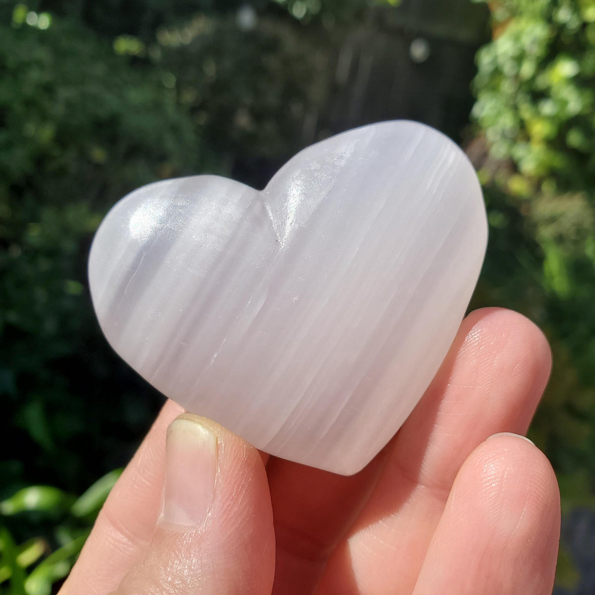 Pink Calcite Heart with UV Light - Emotional Healing, Pure Love - Glowing Pink Mangano Crystal Heart Healing Gemstones UV Reactive Stone