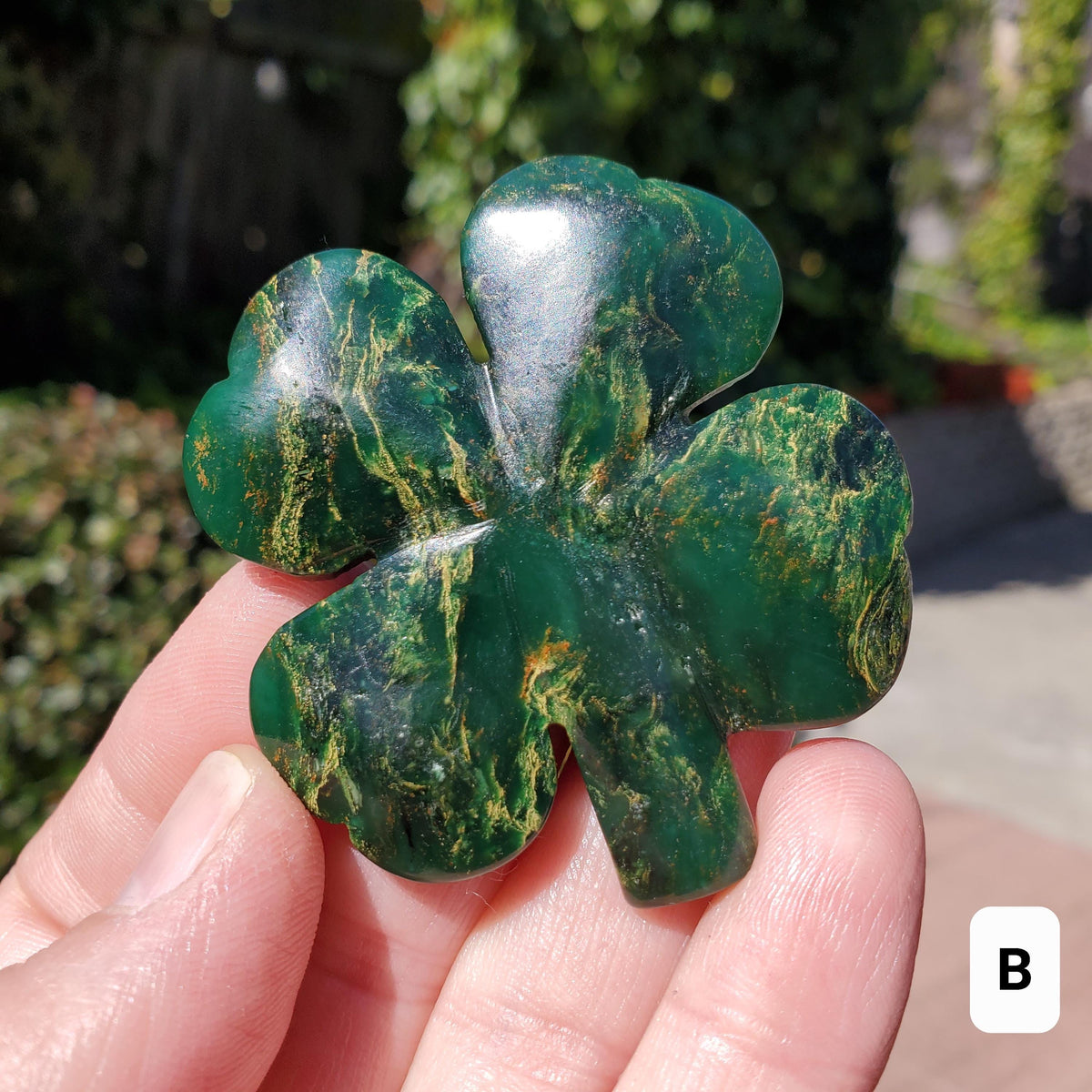 Cute Emerald Clover - Heals Heart Chakra, Compassion, Acceptance, Wisdom, Confidence - Green Emerald Crystal Clover Healing Gemstones