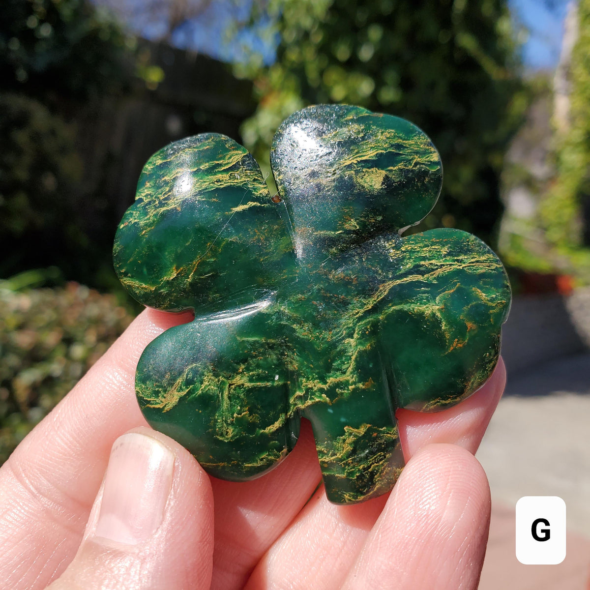 Cute Emerald Clover - Heals Heart Chakra, Compassion, Acceptance, Wisdom, Confidence - Green Emerald Crystal Clover Healing Gemstones