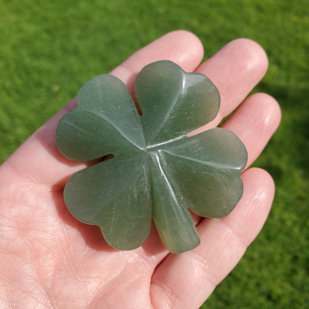 Cute Green Aventurine Clover - Manifestation, Prosperity, Wealth - Green Crystal Clover Carving Healing Gemstones Lucky Stone Decor