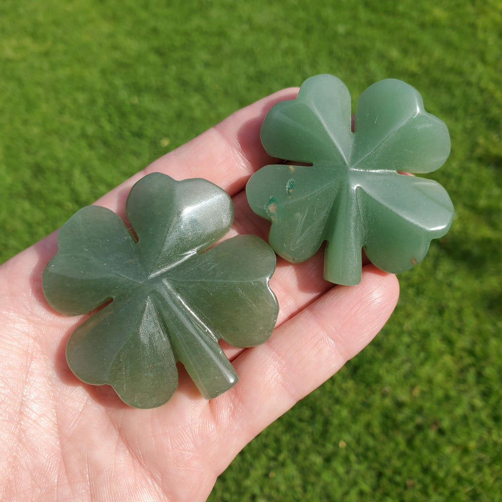 Cute Green Aventurine Clover - Manifestation, Prosperity, Wealth - Green Crystal Clover Carving Healing Gemstones Lucky Stone Decor