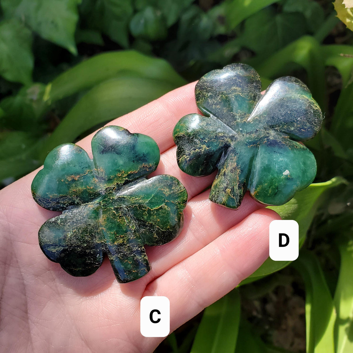 Cute Emerald Clover - Heals Heart Chakra, Compassion, Acceptance, Wisdom, Confidence - Green Emerald Crystal Clover Healing Gemstones