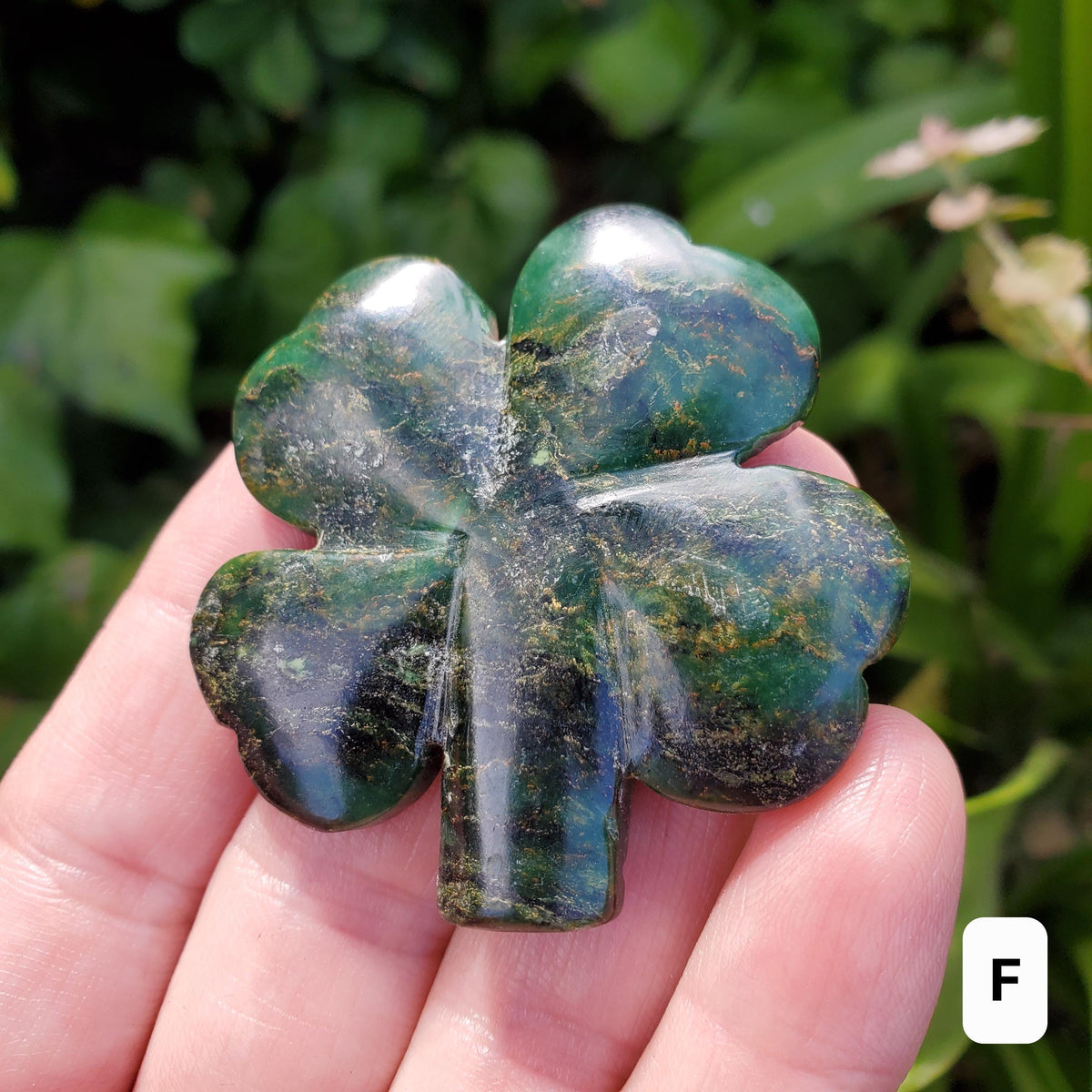 Cute Emerald Clover - Heals Heart Chakra, Compassion, Acceptance, Wisdom, Confidence - Green Emerald Crystal Clover Healing Gemstones