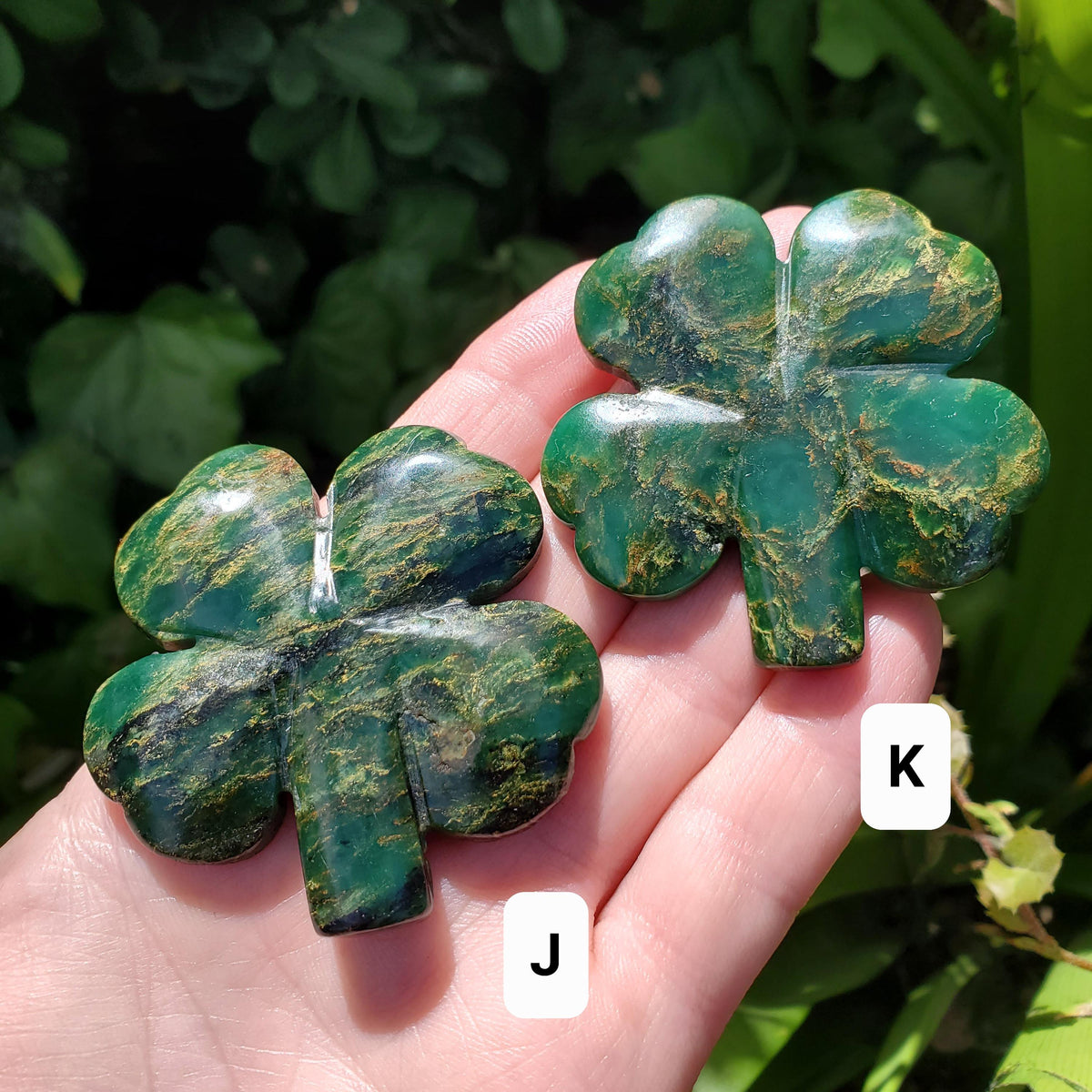 Cute Emerald Clover - Heals Heart Chakra, Compassion, Acceptance, Wisdom, Confidence - Green Emerald Crystal Clover Healing Gemstones