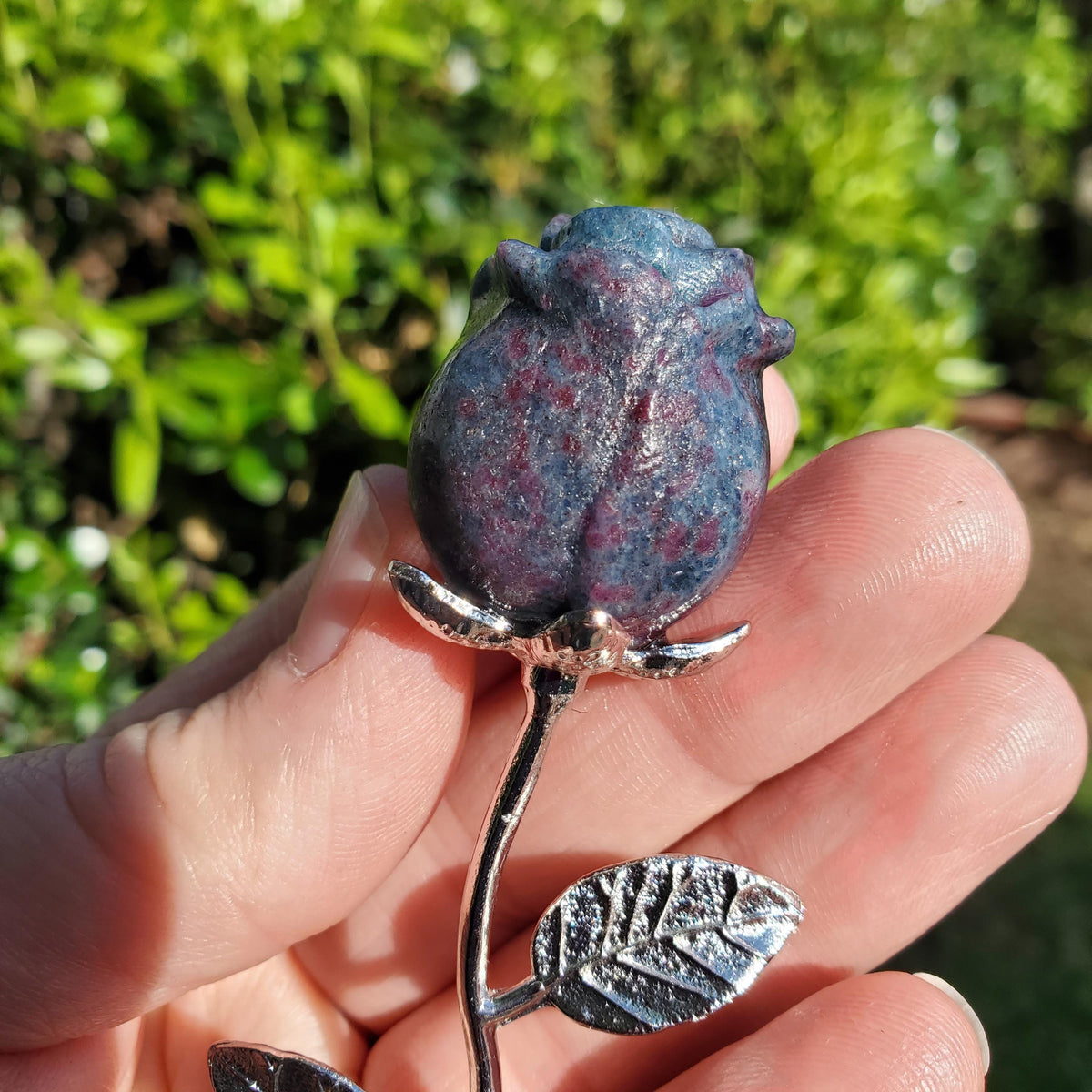 Small Ruby Kyanite Rose on Metal Stem with UV Light - Focus, Positivity, Balance Emotions - Crystal Flower Glowing Reactive Stone