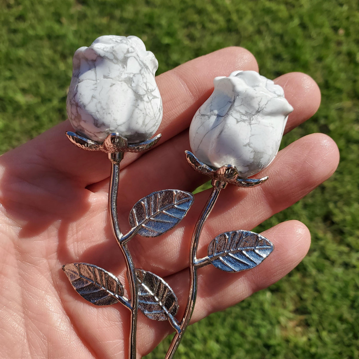 Small Howlite Flower on Metal Stem - Calm, Confidence, Emotional Healing, Grounding - Howlite Crystal Flower Healing Gemstone