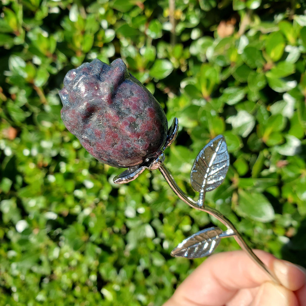 Small Ruby Kyanite Rose on Metal Stem with UV Light - Focus, Positivity, Balance Emotions - Crystal Flower Glowing Reactive Stone