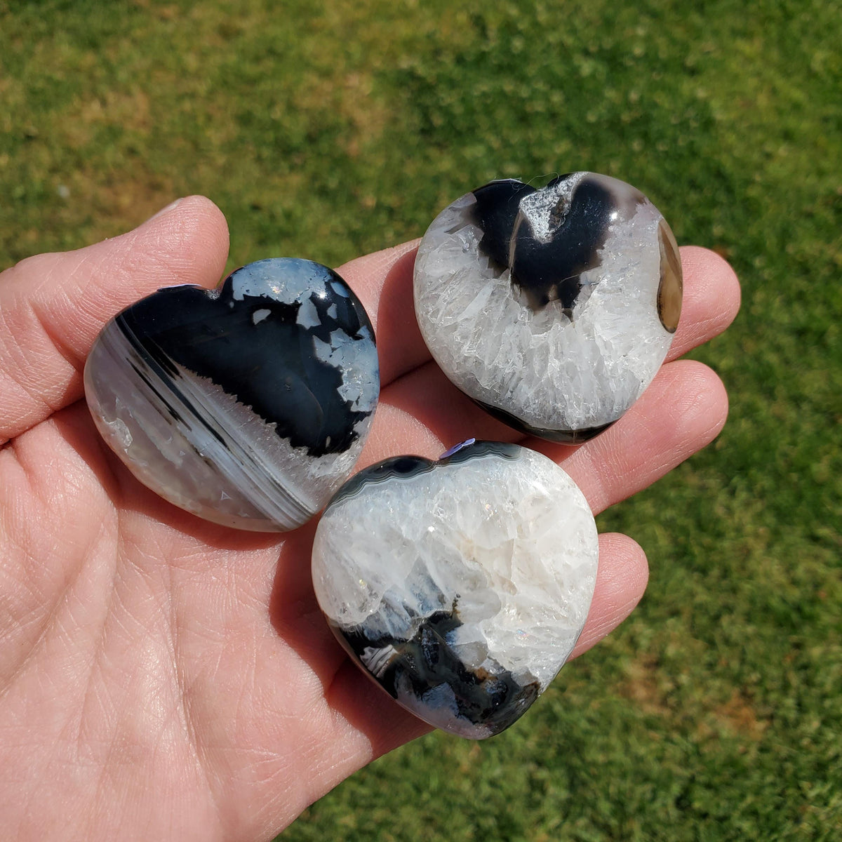 Small Black Agate Heart 1.70" - Grounding, Protection, Peace, Centering, New Beginnings - Agate Crystal Heart Healing Gemstone