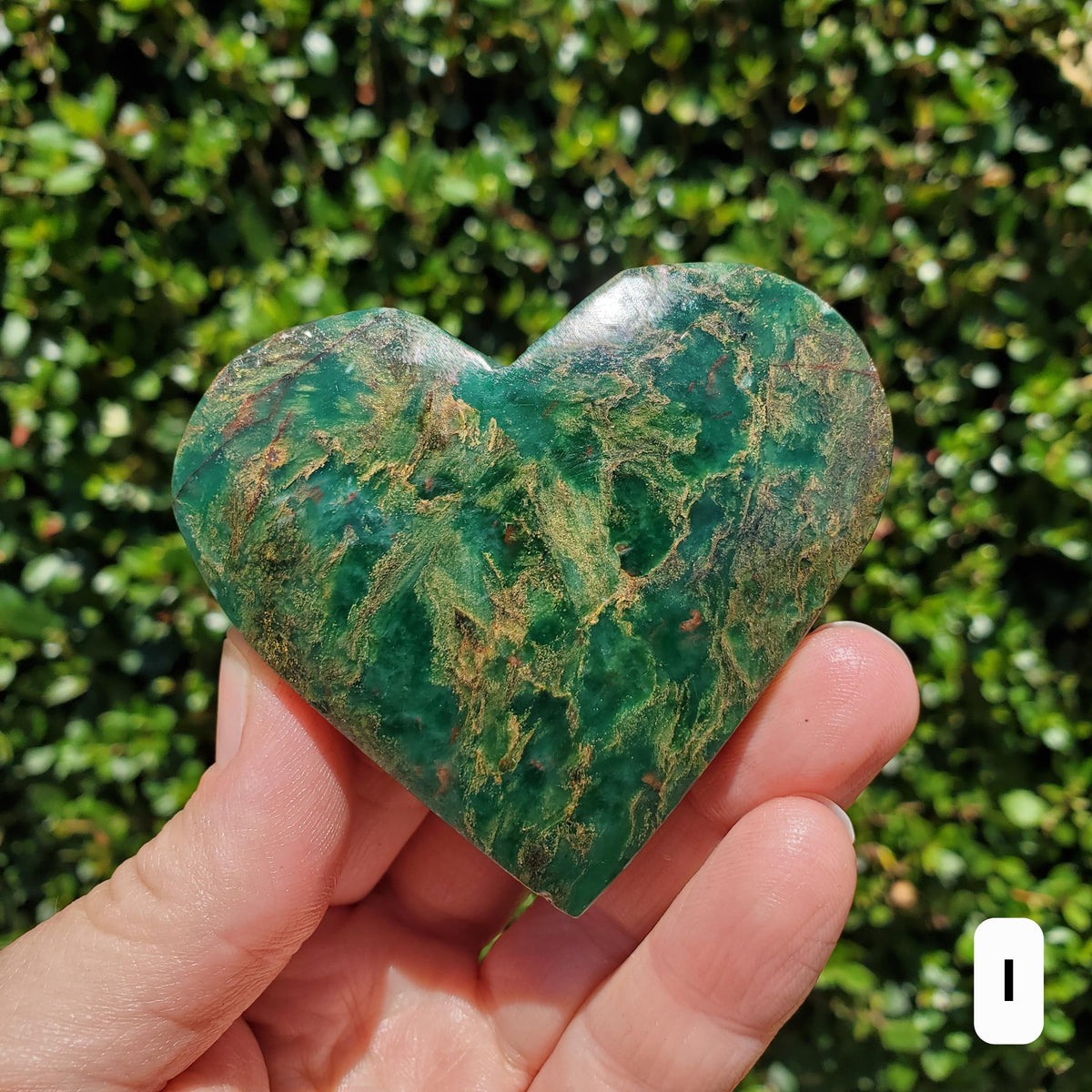 Emerald Heart - Heals Heart Chakra, Compassion, Acceptance, Wisdom, Confidence - Green Emerald Crystal Heart Healing Gemstones