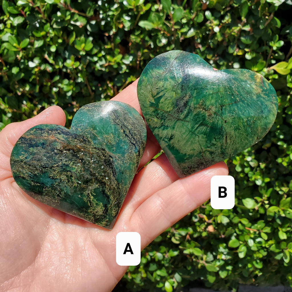 Emerald Heart - Heals Heart Chakra, Compassion, Acceptance, Wisdom, Confidence - Green Emerald Crystal Heart Healing Gemstones